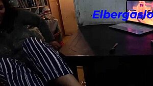 me encanta chupar tu leche, novio... llename la cara y el cuerpo con tu semen caliente!!