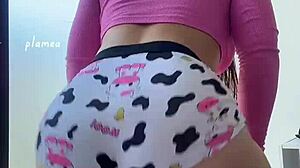 wanna shake this latina big ass in jeans?