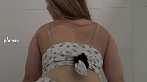 wanna shake this latina big ass in jeans?