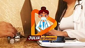 Médica Julia Moans Wet Pussy Rough Doggystyle Orgasm Ride