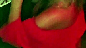 tudo rolando na casa de swing: suruba, gloryhole e beijos quentes