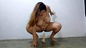 curvy latina babe sucks fucks huge dildo ass shaking