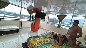 en el hotel con la esposa de mi jefe... compartimos cama y le di toda mi leche adentro fullonxred