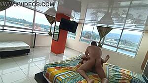 en el hotel con la esposa de mi jefe... compartimos cama y le di toda mi leche adentro fullonxred