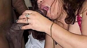 Mi Esposa Devora 10 Pulgadas Negras Del Bar Creampie Swing!