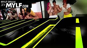 Sharing my freeuse milf at fancy restaurant feels so kinky! 😈🍽️