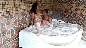 Padrastro fucks me in jacuzzi ass so good! 🛁🍑😍