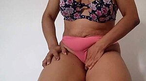 ven y acaba en mi culo tetas y coño apretado