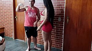 bastidores: novinha 18 cavalona fode dois machos pela 1ª vez, gritando de tesão!