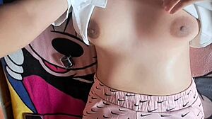 estou tão excitada nessa mesa orgasmo intenso