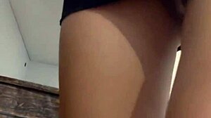 SKINNY HOUSEWIFE GOZANDO GOSTOSINHO CLEANING SHAVED PUSSY SOLO