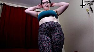 trying on tight leggings over my fat ass 🍑💦😍