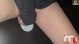 gostosa casada mamar pauzudo na cabine corno filma tudo??