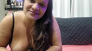 humilhando o corno com minha bbw hairy pussy real facts 😈🍑