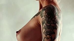 Wow! AI banana tattoo dazzles on intricate skin designs!