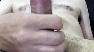 mais uma punheta minha com gozada gigante pra ti uai