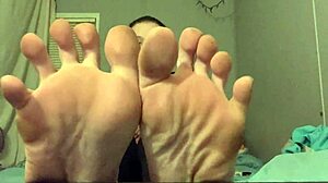 dirty white girl feet worship now