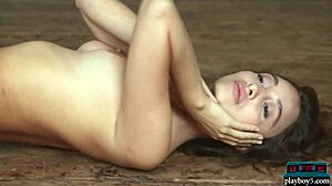 Calypso Muse strips sexy