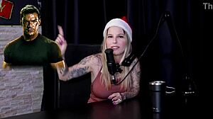gostosa masturbates then takes anal cum after celeb talk?