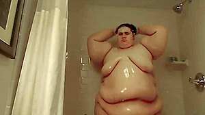 Craving Xutjja's SSBBW shower shave?
