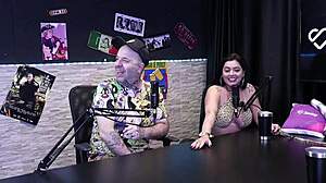 does the collar make evelyn zain submit in bdsm play?