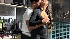 safadinho makes married lu squirt hard in experienced cuckold 3some 😍💦