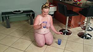 busty fat slut soaks toes in piss then sucks em sloppy ughh
