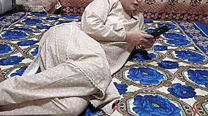 Does Pakistani Aunty Beg Her Boss For Bedroom Doggystyle Pounding?