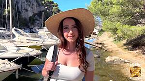 Hellolimoon Young Coquine Craves Hard Baise