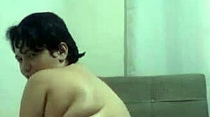 novinha cheats flaunting wet pussy to strangers!