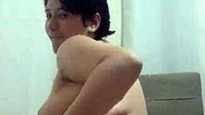 novinha cheats flaunting wet pussy to strangers!