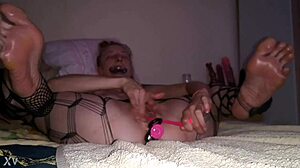 Slutty Girlfriend Fingers Her Wet Pussy and Squirts for Stranger's Video