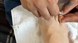 chatting with fans while showing off my bare latina feet