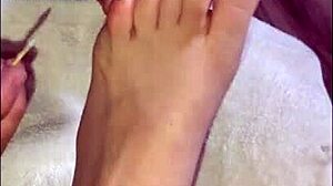 chatting with fans while showing off my bare latina feet