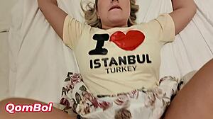 Büyük Götlü Turist Kadını Otel Personeliyle İstanbul’da Sert Sikiyor