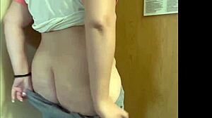 damn tiktoker la paisa bends big ass over hotel sink for fan quickie!