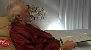 sri lankan pussy licked erotic muff diving cunilingus room guest