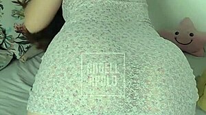 joi with big ass blonde shaking it for you 😈🍑💦 play now!