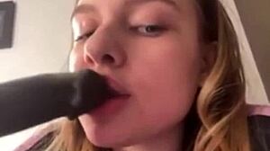 bbw teen masturbates wet pussy in taxi and mall