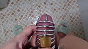 korslaveman i pee with chastity on