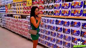 o que voce faria se encontrasse essa morena no supermercado amador real