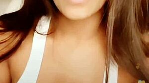 Poonam pandey nipple show