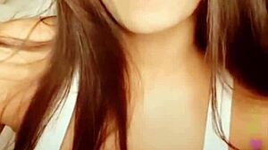 Poonam pandey nipple show