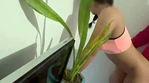 cogiendome a la muchachita de limpieza contratada