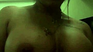 venezolana nayra shows hot body outdoors