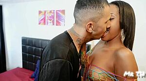 Novinha gostosa deu gostoso por magrinho amateurs