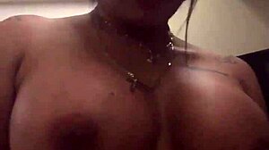 venezolana nayra shows hot body outdoors