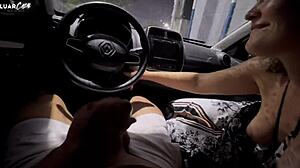 casal para na rua e transa no carro