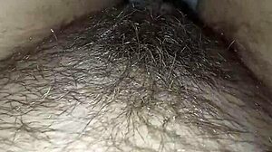 gretala ha la fica sempre più pelosa