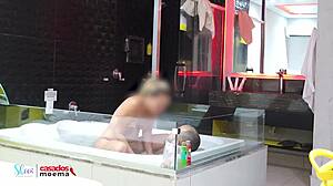 Fodendo A Moema Na Banheira Sem Camisinha With Brazilian Wife